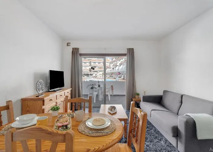 Apto Blue Pool Floritas Apartman *